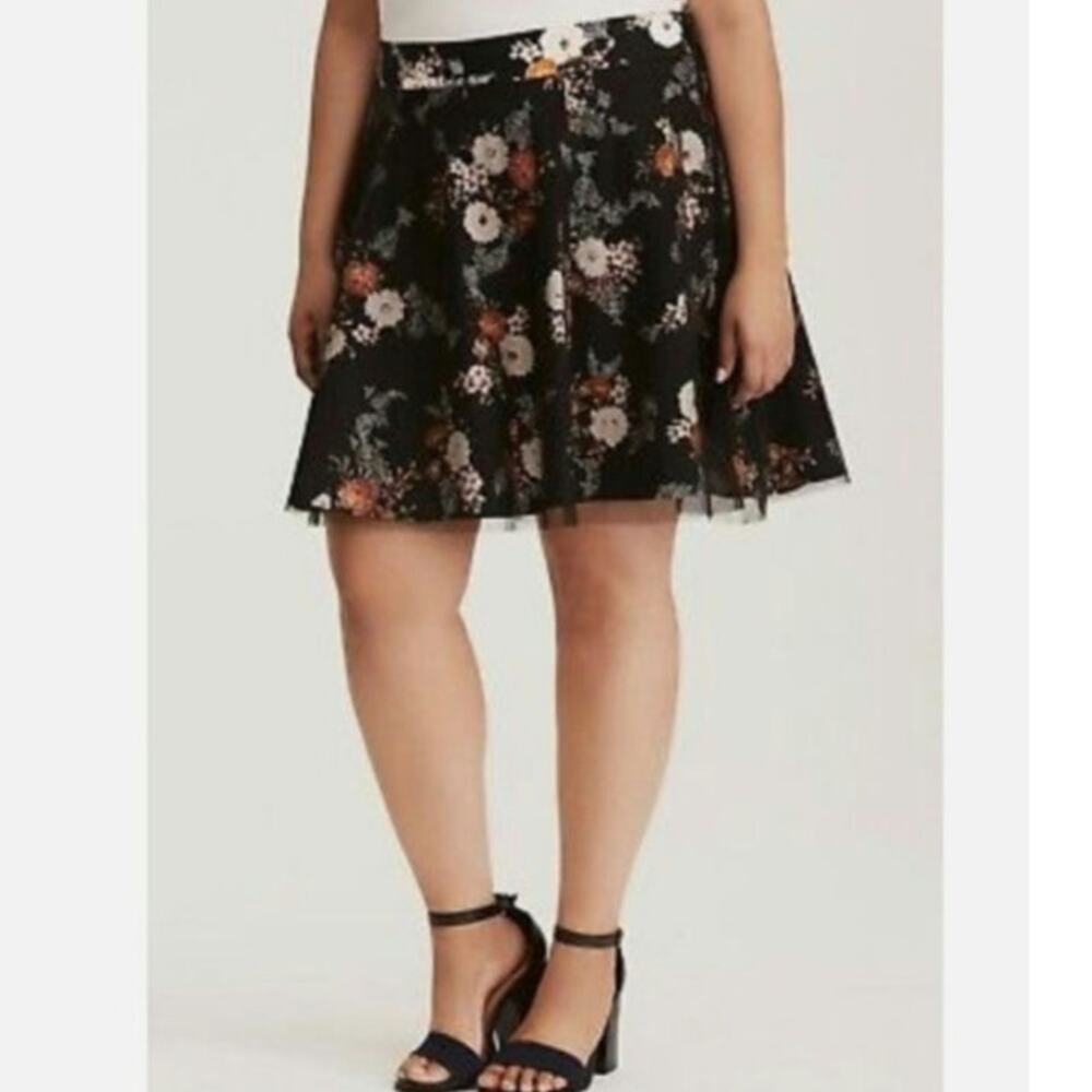 Torrid Black Orange White Floral Tulle Mini Skirt NWOT Size 2 2x MSRP $49!